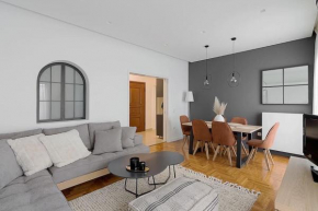 A unique apartment in the historical center-3BDs